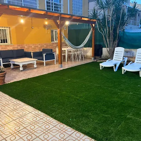 Apartamento Playa Con Piscina Y Terraza Compartida Con Los Propietarios * Oliva